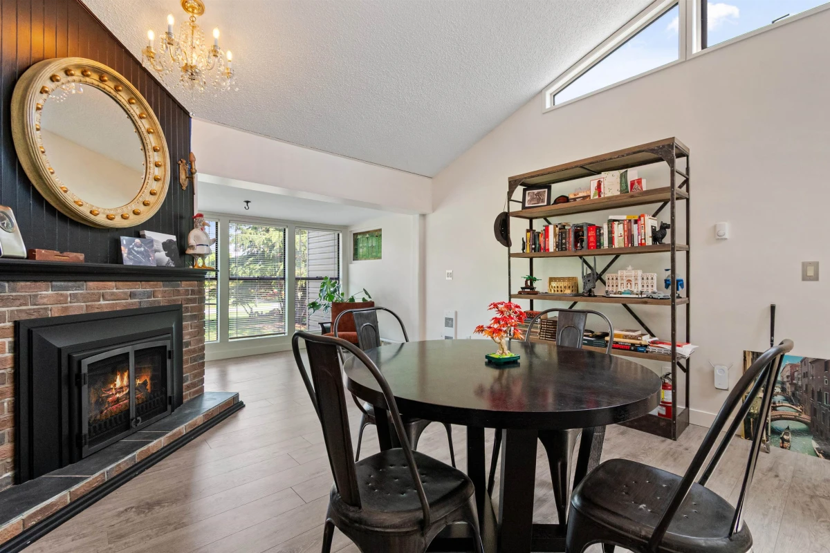 Dining Area Photo of 10 45915 Cheam Avenue, Chilliwack, BC