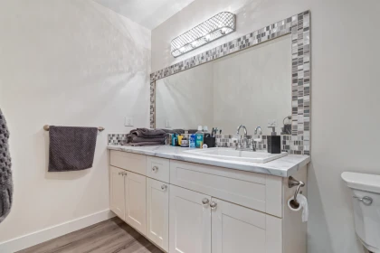 Guest Bathroom Photo of 10 45915 Cheam Avenue, Chilliwack, BC