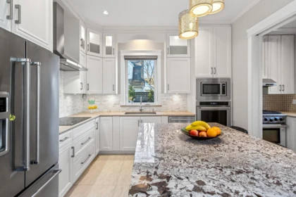 Kitchen Island Photo of 2989 W 32nd Avenue, Vancouver, BC