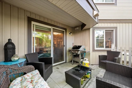 Hallway Photo of 111 19340 65 Avenue, Surrey, BC
