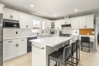 Kitchen Island Photo of 23939 115 Avenue, Maple Ridge, BC