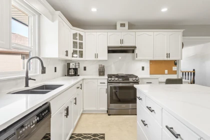 Kitchen Photo of 23939 115 Avenue, Maple Ridge, BC