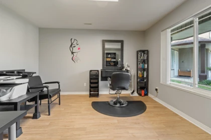 Mudroom Photo of 23939 115 Avenue, Maple Ridge, BC