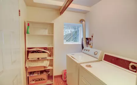 Mudroom Photo of 6128 Malvern Avenue, Burnaby, BC