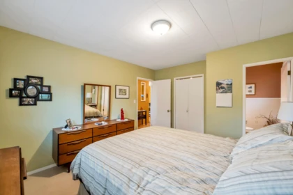 Bedroom 2 Photo of 1320 Kent Street, White Rock, BC
