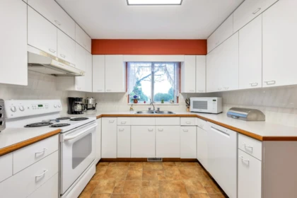 Pantry Photo of 1320 Kent Street, White Rock, BC