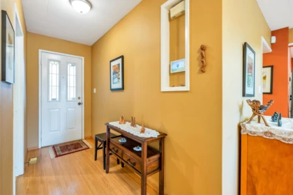 Primary Bathroom Photo of 1320 Kent Street, White Rock, BC