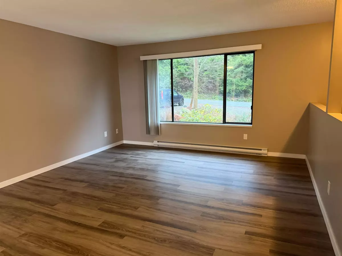 Living Room Photo of 811 Reed Road, Gibsons, BC