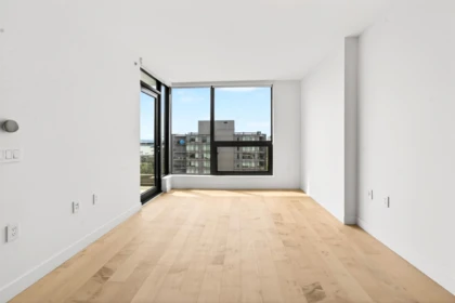 1304 135 E 13th Street, North Vancouver, BC, North Vancouver — Apartment/Condo for sale