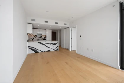1304 135 E 13th Street, North Vancouver, BC, North Vancouver — Apartment/Condo for sale