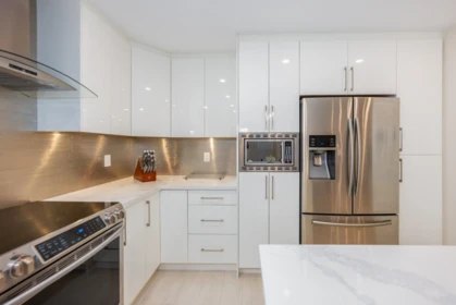 Kitchen Island Photo of 15759 101 Avenue, Surrey, BC