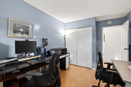 Swimming Pool Photo of 305 932 Robinson Street, Coquitlam, BC