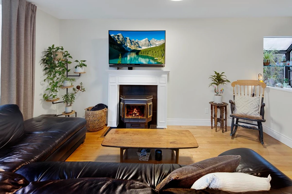 Family Room Photo of 1736 Langan Avenue, Port Coquitlam, BC