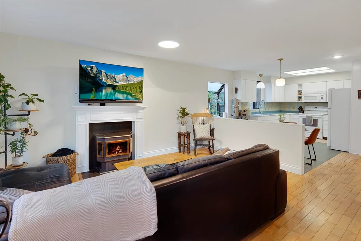 Living Room Photo of 1736 Langan Avenue, Port Coquitlam, BC