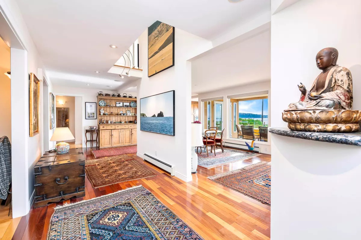 Family Room Photo of 2328 Bellevue Avenue, West Vancouver, BC