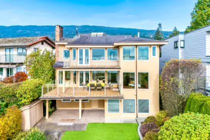Hot Tub / Spa Photo of 2328 Bellevue Avenue, West Vancouver, BC