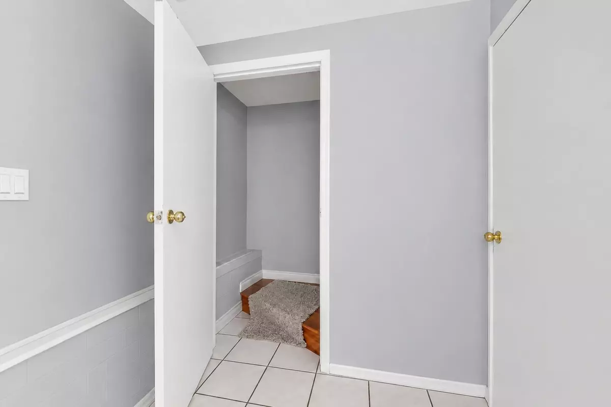 Family Room Photo of 11564 141a Street, Surrey, BC