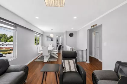 Kitchen Island Photo of 11564 141a Street, Surrey, BC