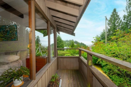 Hallway Photo of 5335 Marine Drive, West Vancouver, BC