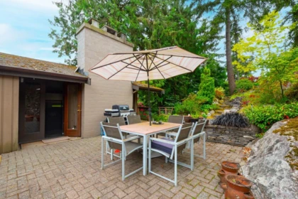 Mudroom Photo of 5335 Marine Drive, West Vancouver, BC