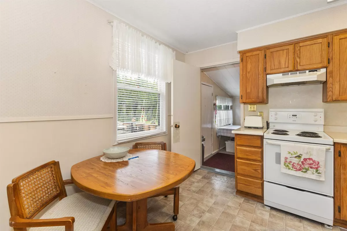 Family Room Photo of 26968 30 Avenue, Langley, BC