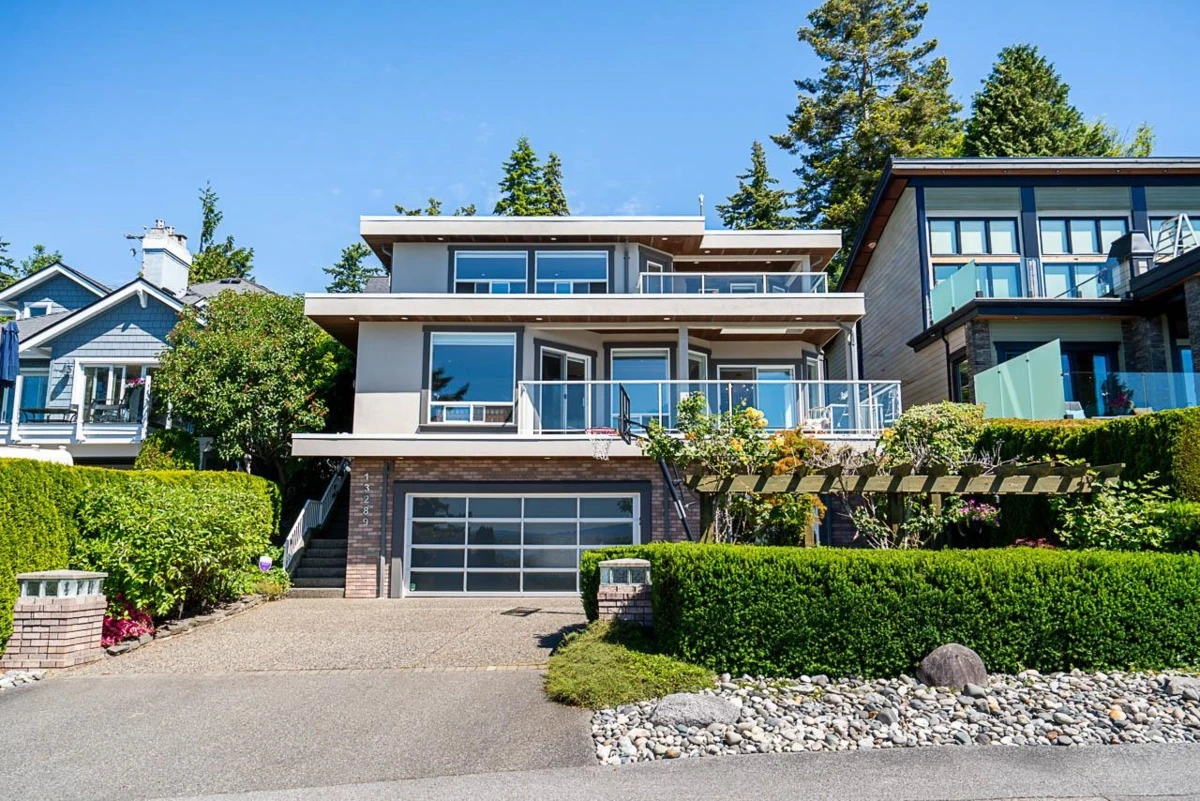 Family Room Photo of 13289 12b Avenue, Surrey, BC