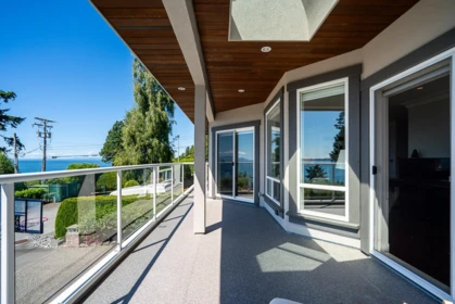 Basement Recreation Room Photo of 13289 12b Avenue, Surrey, BC