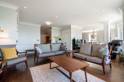 Breakfast Nook Photo of 13289 12b Avenue, Surrey, BC