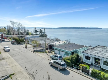 15161 Victoria Avenue, White Rock, BC, White Rock — Single Family Residence for sale