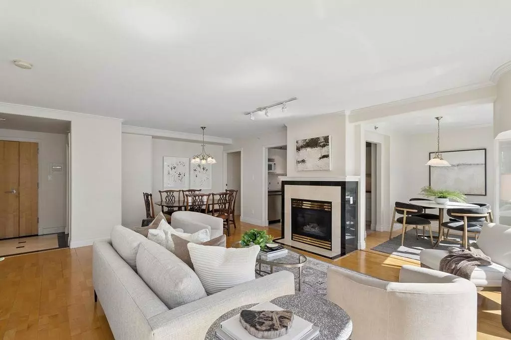 Dining Area Photo of 1602 535 Nicola Street, Vancouver, BC