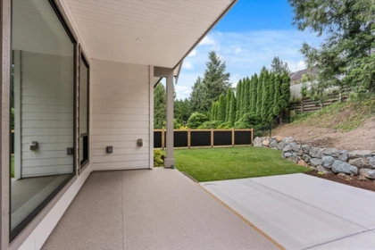 Hallway Photo of 47388 Chartwell Drive, Chilliwack, BC