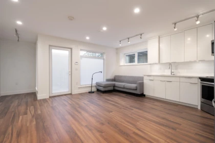 Basement Recreation Room Photo of 812 E 6th Street, North Vancouver, BC
