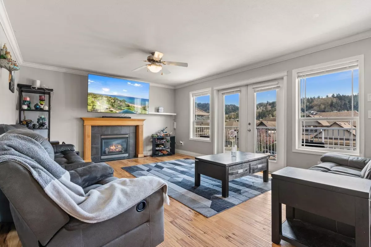 Family Room Photo of 46017 Sherwood Drive, Chilliwack, BC
