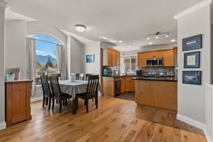 Breakfast Nook Photo of 46017 Sherwood Drive, Chilliwack, BC