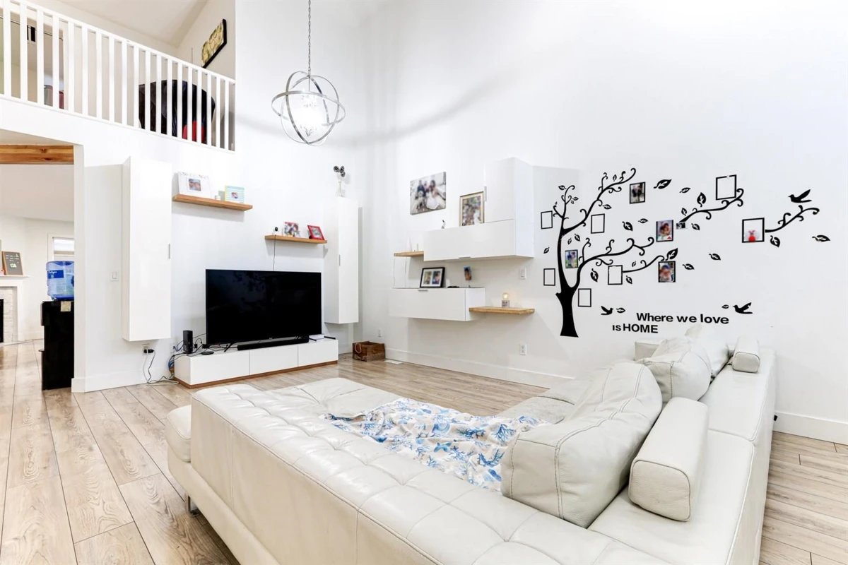 Family Room Photo of 6 16995 64 Avenue, Surrey, BC