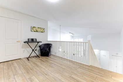 Entry Foyer Photo of 6 16995 64 Avenue, Surrey, BC