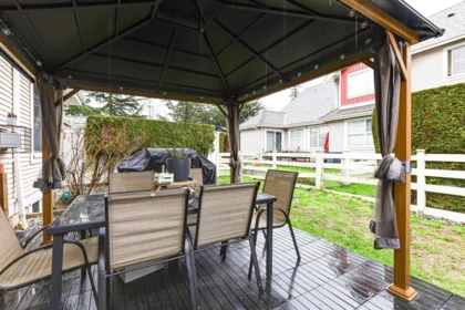 Front Yard Photo of 6 16995 64 Avenue, Surrey, BC