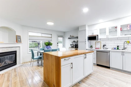 Kitchen Island Photo of 6 16995 64 Avenue, Surrey, BC