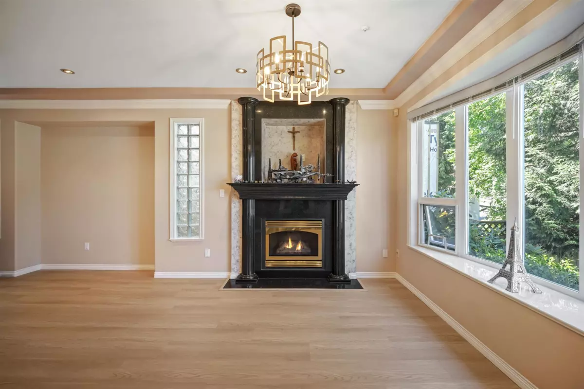 Dining Area Photo of 3978 Victoria Drive, Vancouver, BC