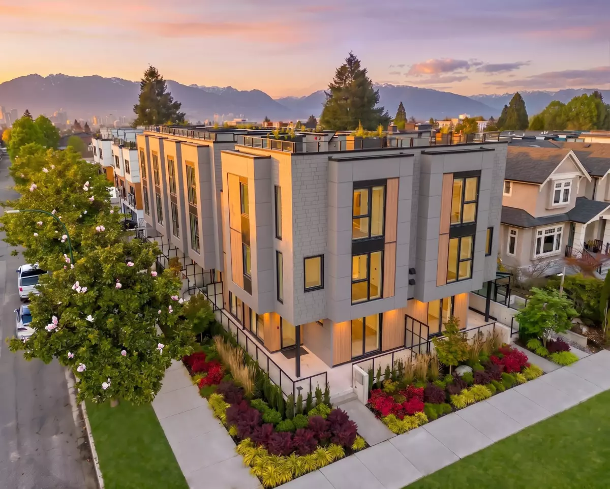 Exterior Rear Photo of 595 W 29th Avenue, Vancouver, BC