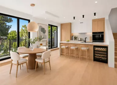 Kitchen Island Photo of 595 W 29th Avenue, Vancouver, BC