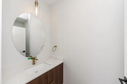 2 678 E 22nd Avenue, Vancouver, BC, Vancouver — Half Duplex for sale