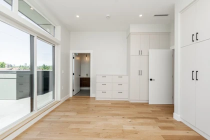 Kitchen Photo of 2 678 E 22nd Avenue, Vancouver, BC