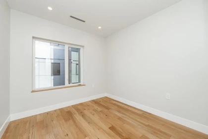 Primary Bedroom Photo of 2 678 E 22nd Avenue, Vancouver, BC