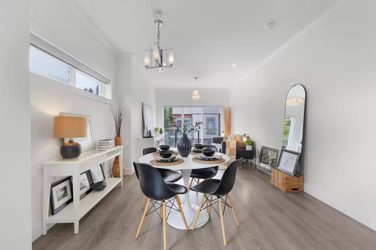 Family Room Photo of 18 13328 96 Avenue, Surrey, BC