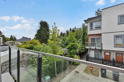 Hallway Photo of 18 13328 96 Avenue, Surrey, BC