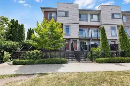 Outdoor Patio Photo of 18 13328 96 Avenue, Surrey, BC