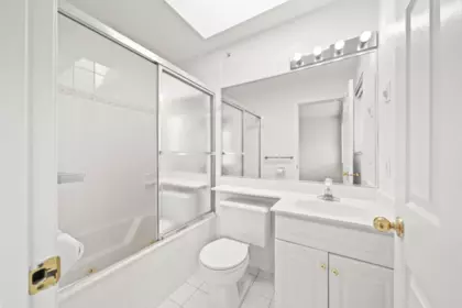 Primary Bathroom Photo of 1968 E 39th Avenue, Vancouver, BC