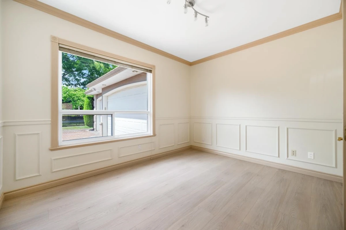 Living Room Photo of 9460 Gormond Road, Richmond, BC