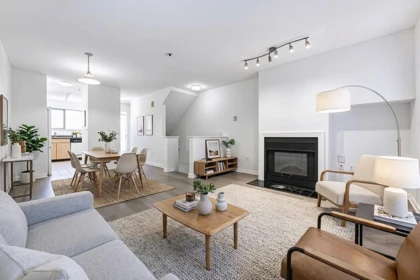 202 3683 Wellington Avenue, Vancouver, BC, Vancouver — Townhouse for sale